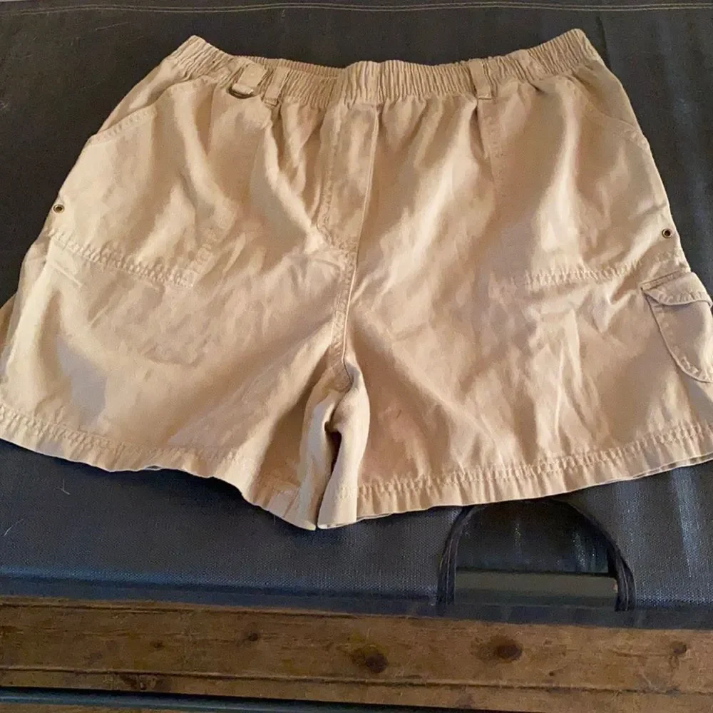 Tan Shorts sz. L